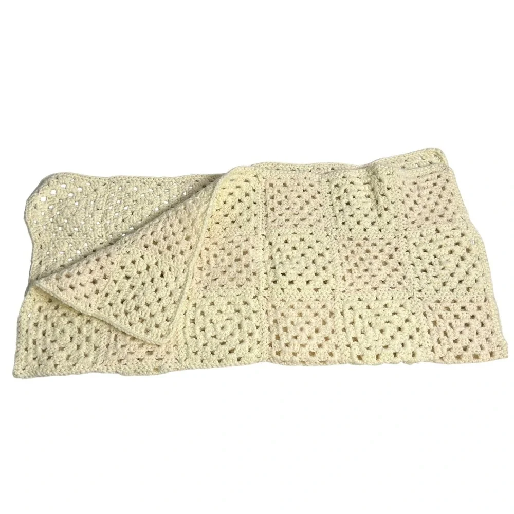 Vintage Cottagecore Handmade Crochet Granny Square Table Topper 27x27‎ Cream